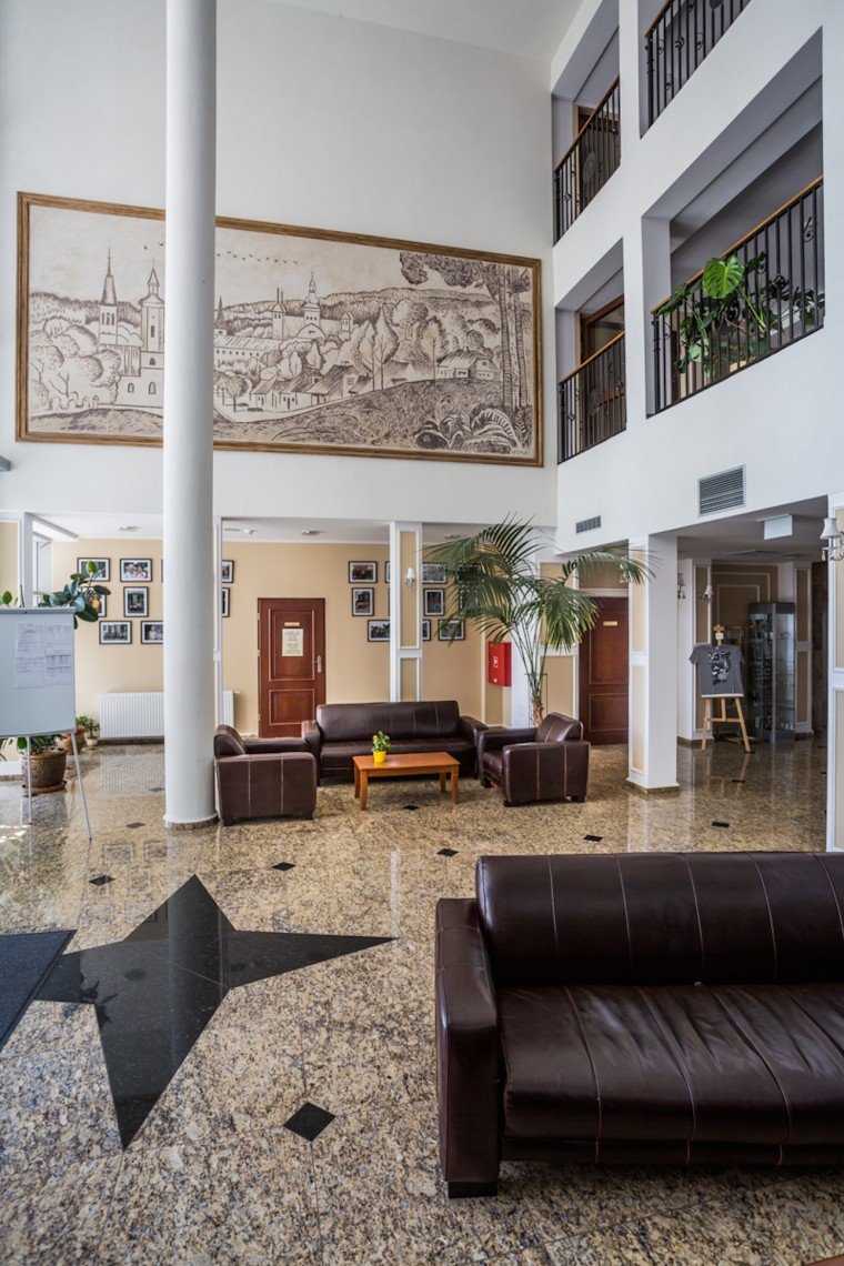 Podłoga naturalna w hotelu w Białymstoku