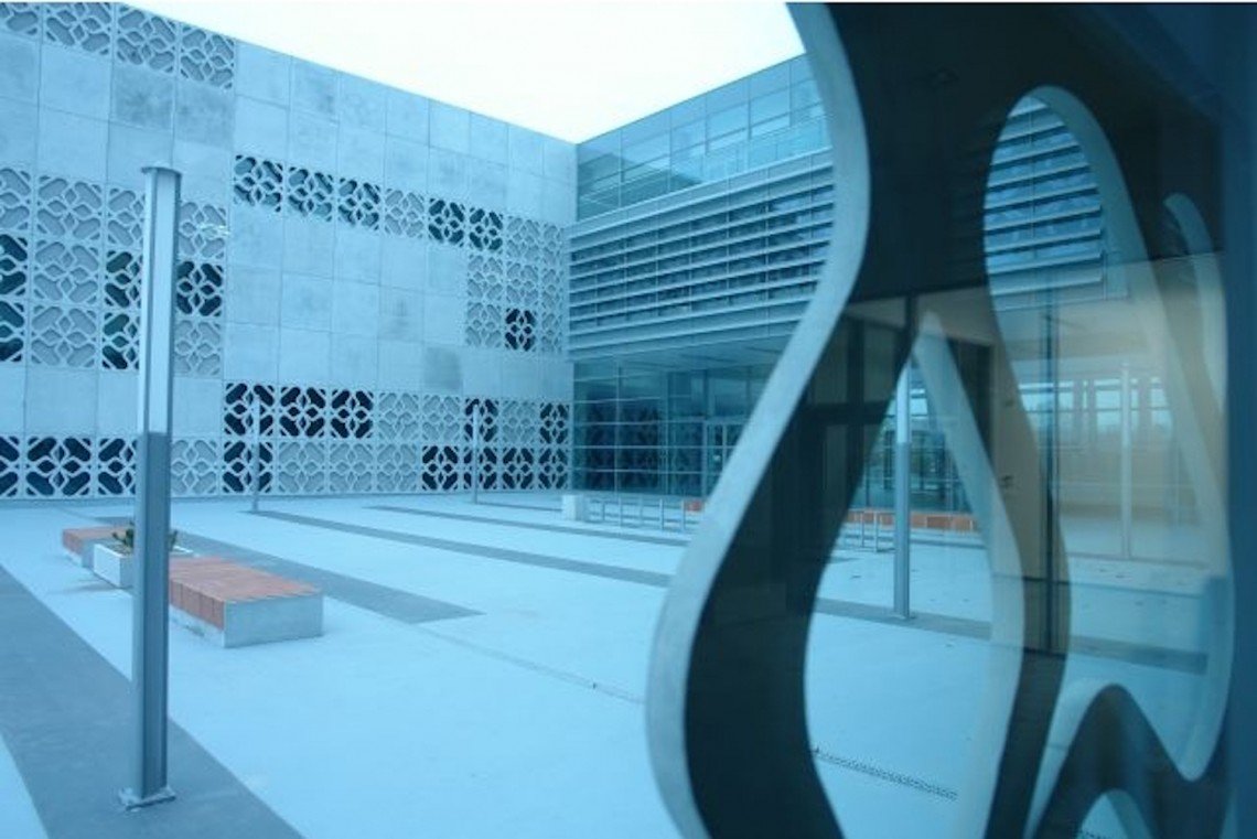 Ogrodzenie posesyjne w bibliotece w Białymstoku