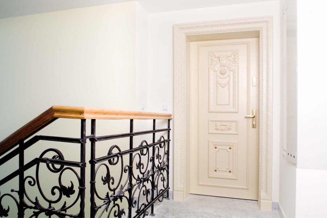 Drzwi z balustradą jasne wewnętrzne Białystok