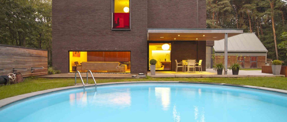 Drzwi szklane w hotelu pod Białymstokiem