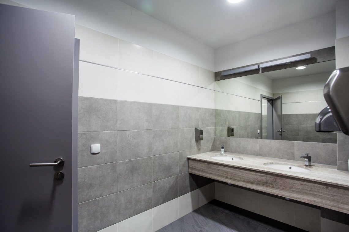 Drzwi wejściowe do WC Białystok